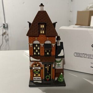 Department 56 Christmas in the City,  “Potters Tea Seller”, NIB